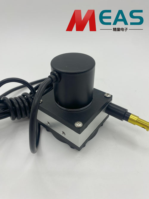 電流拉繩位移傳感器自主開發(fā)的轉(zhuǎn)換模塊進行信號轉(zhuǎn)換